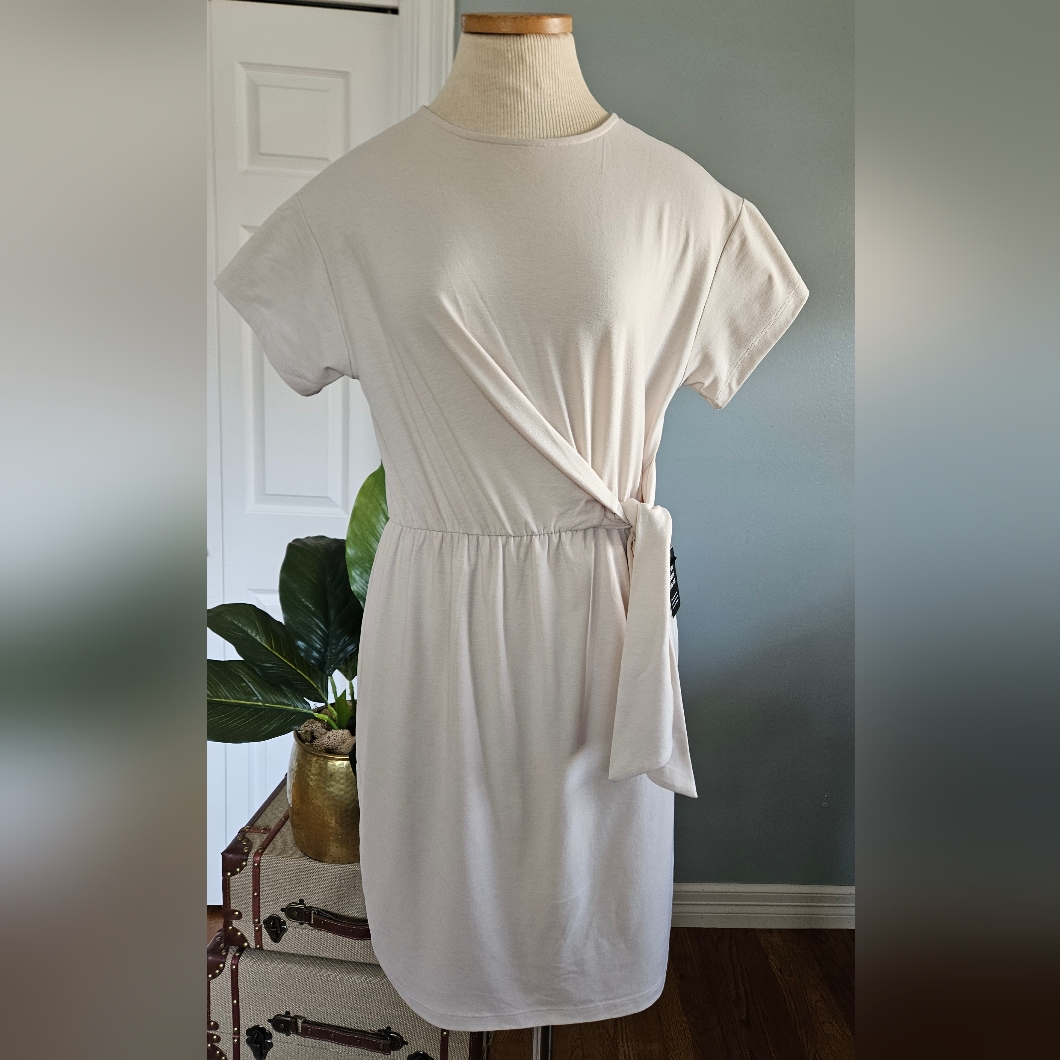 Express Minimalist Coastal Fluid Oatmeal Color Size S Self-Tie Belt Dress.
